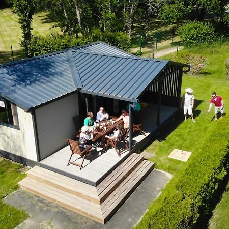 Camping Des Loisirs Evron Hotel Buitenkant foto