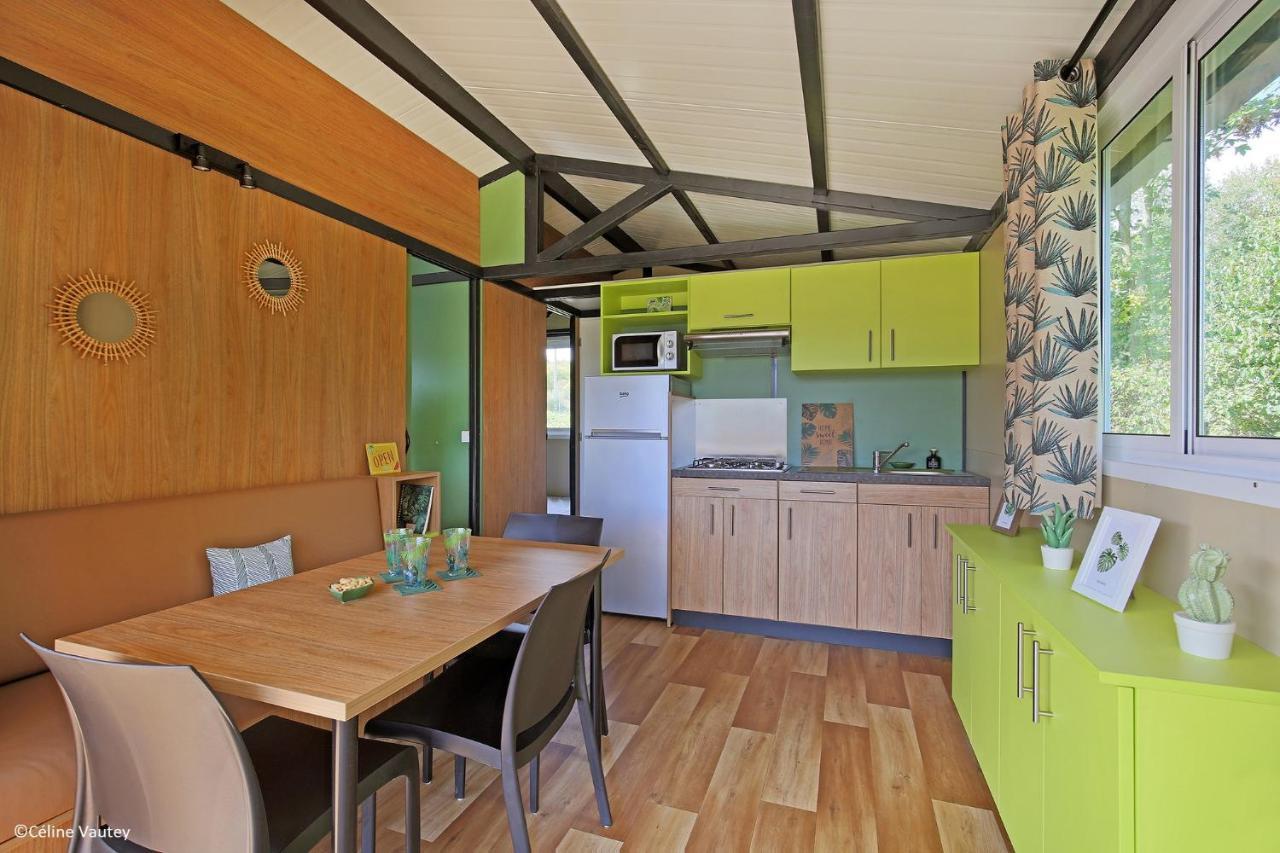 Camping Des Loisirs Evron Hotel Kamer foto